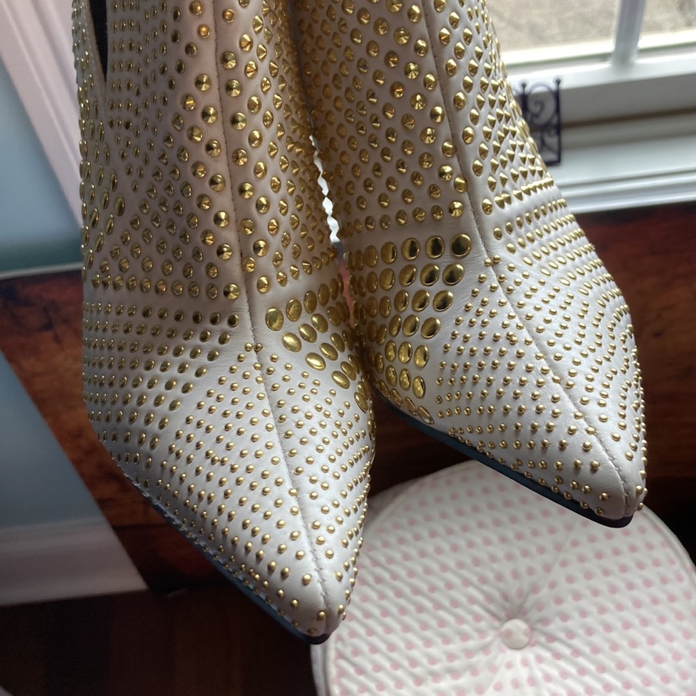 Jeffrey Campbell white and gold STUDD Booties Boots Size 7 New - Picture 8 of 9